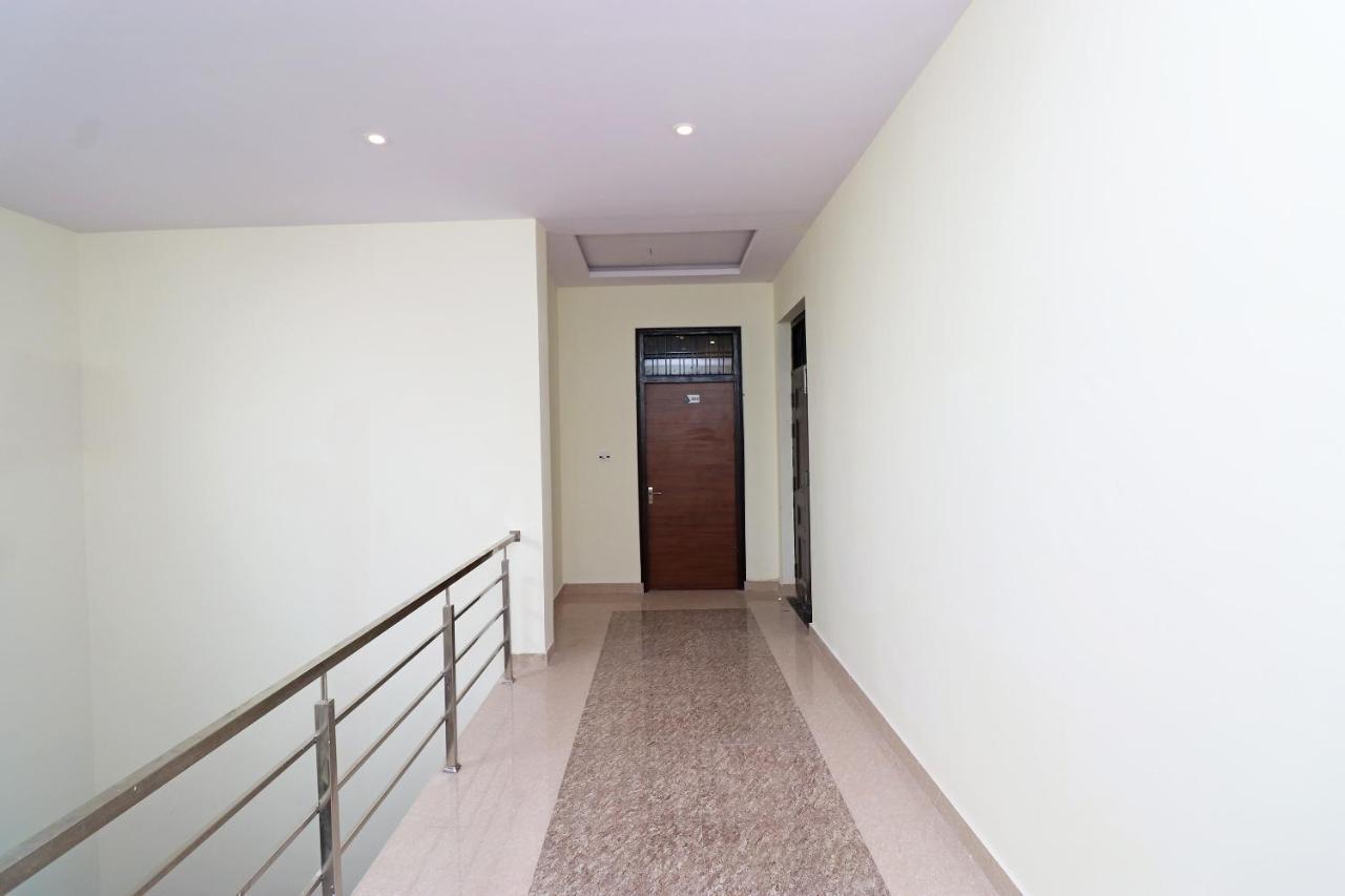 Capital O Hotel Royal Inn Near Gomti Riverfront Park Lucknow Exterior foto